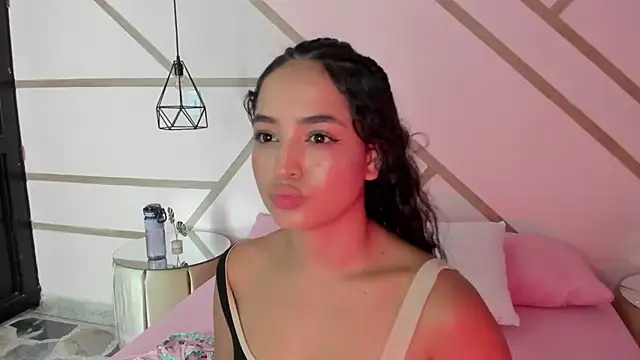 Emma Thompssonn online show from June 25, 8:10 pm