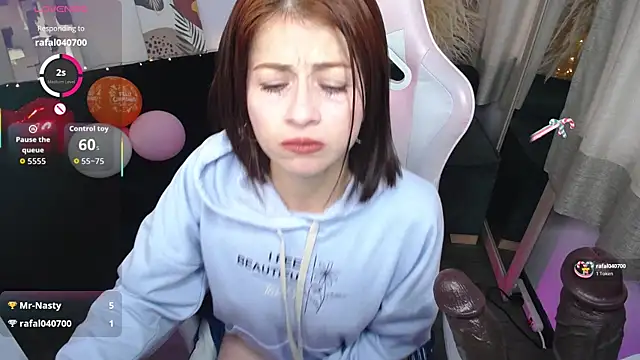 teylo80as online show from July 18, 1:02 pm