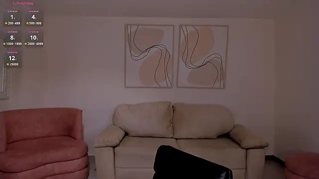 EmilyCarterX online show from February 14, 1:24 pm