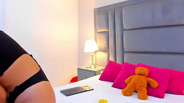 KendalFoxx online show from July 15, 12:43 pm