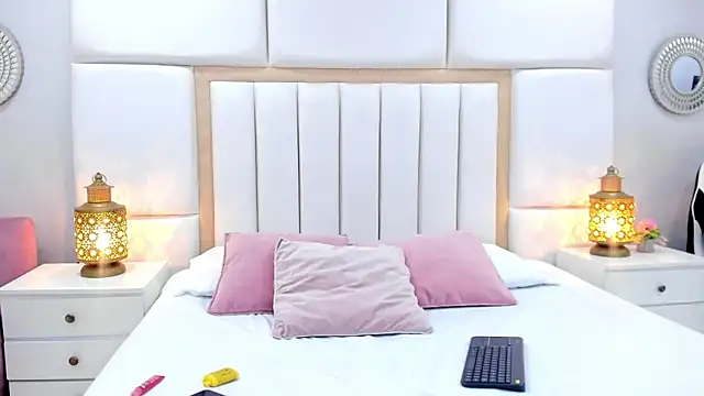 AbannyRogerss online show from July 9, 12:40 pm