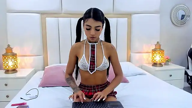 AbannyRogerss online show from July 7, 12:19 pm