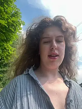 LilianBliss online show from June 13, 10:45 am