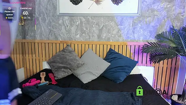 Marilyndackaria  online show from February 18, 12:26 pm