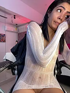 Auri   online show from July 9, 7:27 pm