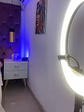 Auri   online show from February 10, 7:39 pm