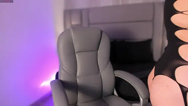 Sweet amily  online show from March 10, 3:21 am