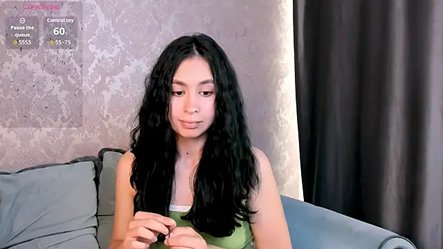 GiovannaAntonelli online show from June 7, 8:10 am