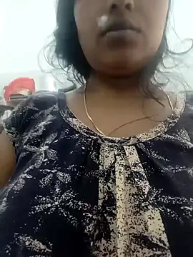 Hot-Tinaa online show from April 30, 4:50 am