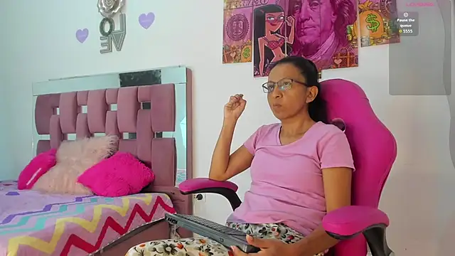 Livia Coxs online show from March 13, 2:18 pm