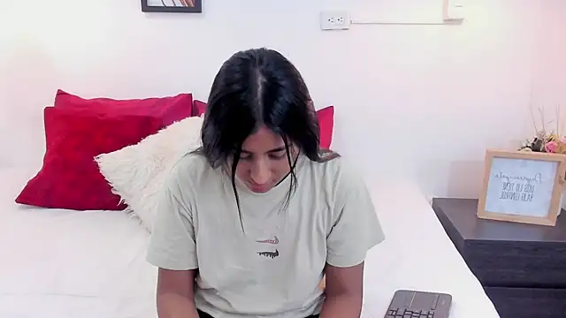 annarosse  online show from June 16, 12:06 pm