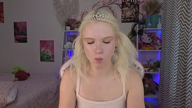 Mia WaterFall online show from June 28, 3:13 am