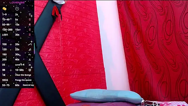 juliette18rose online show from March 8, 8:02 pm