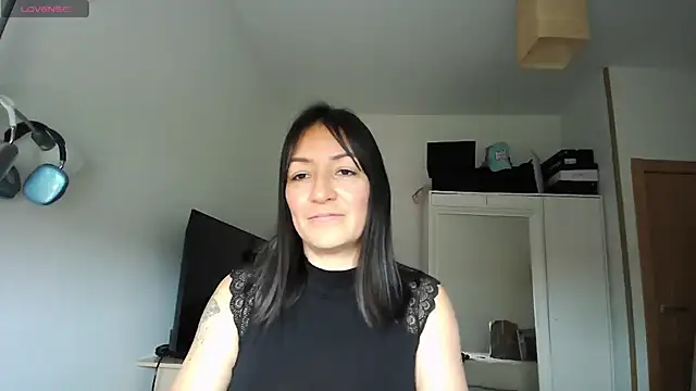 Yulian Milf online show from May 2, 11:24 am