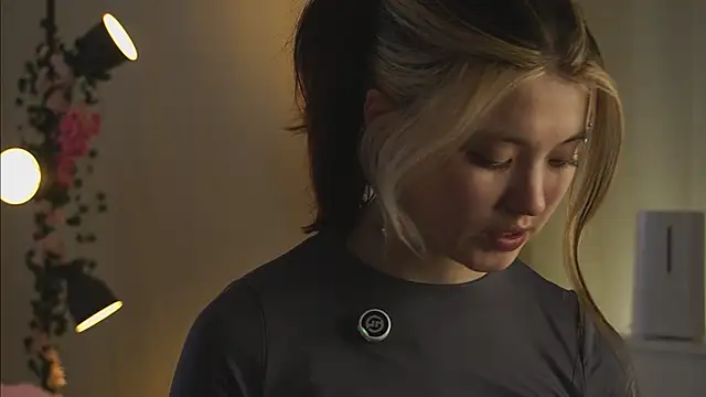 EleniRoeber online show from March 15, 4:31 pm