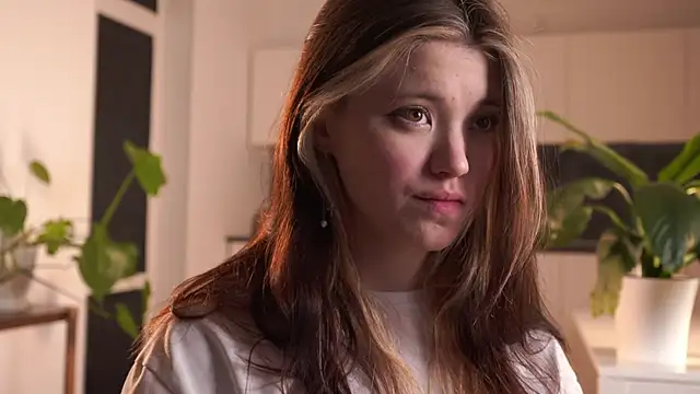 EleniRoeber online show from March 12, 4:42 pm