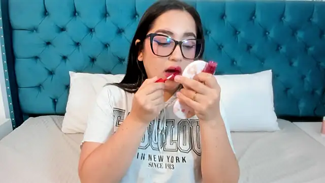 XiomaraFerrer online show from March 9, 7:50 pm