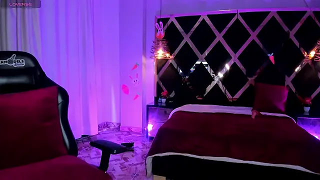 Lucia 24x online show from May 2, 1:47 pm