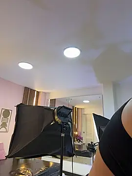 JuliaaVega online show from August 3, 6:02 pm