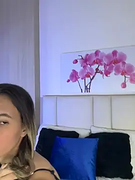JuliaColemann online show from June 23, 12:03 pm