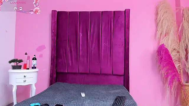 tifanibrown online show from March 17, 2:21 pm