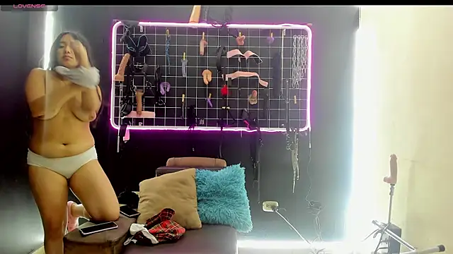 Slave Melany bdsm online show from June 4, 6:45 pm