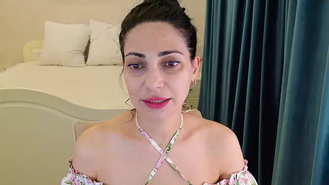 LovelyBeatrice online show from July 7, 7:05 pm