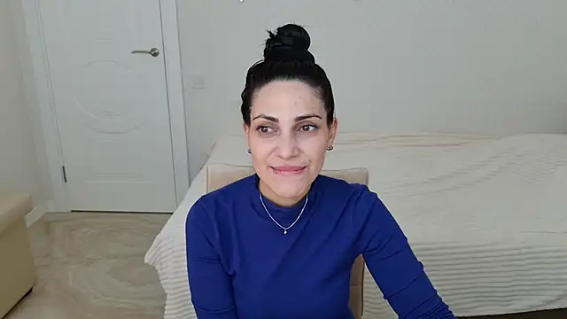 LovelyBeatrice online show from March 5, 7:04 am