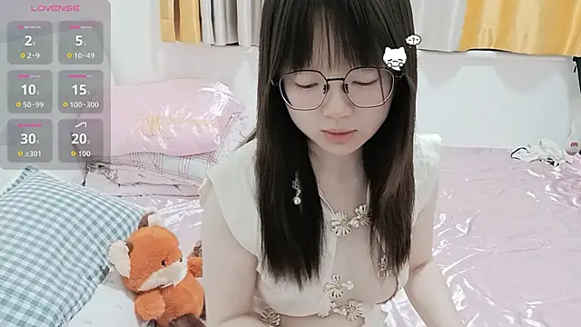 weiwei4999 online show from April 29, 1:25 pm