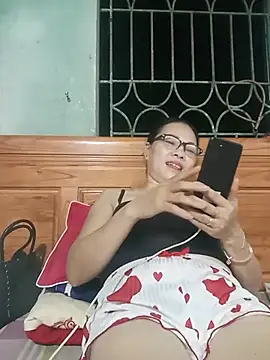 Nuna 689 online show from August 8, 1:30 pm