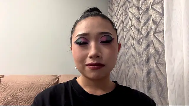 SweetMiaXO online show from March 21, 11:04 am