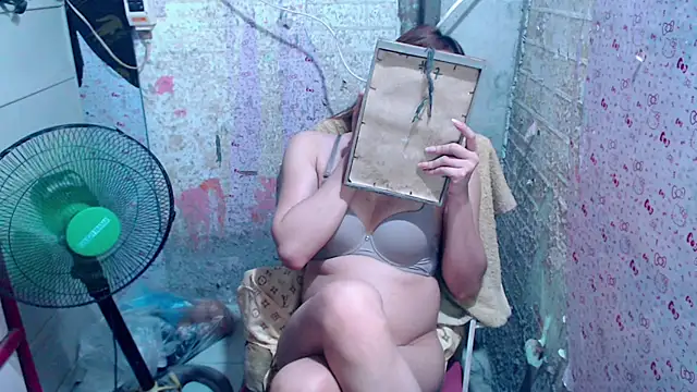 JuicyFoxCock online show from July 29, 9:09 am