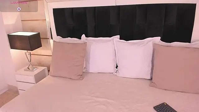 Crystal Rose   online show from July 26, 3:47 am