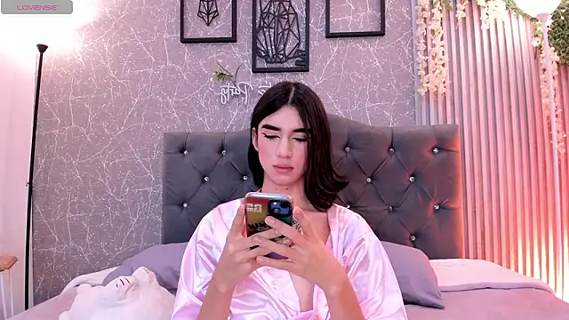 lana gill1 online show from May 2, 9:18 pm