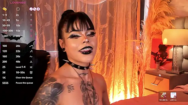 SweetDevil 7 online show from June 15, 10:32 pm