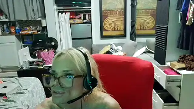starandsky online show from June 27, 11:22 pm
