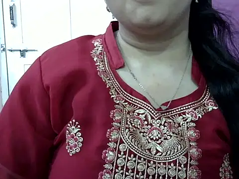 Cute Aliyaa online show from May 3, 2:09 pm