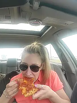 Sunflower0025 online show from March 15, 8:11 pm