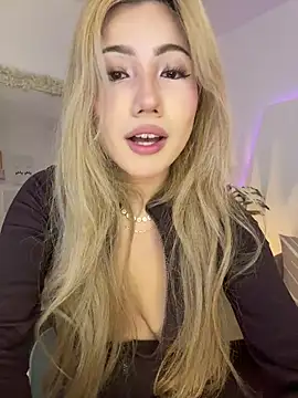 Isa cortes  online show from June 23, 2:59 pm