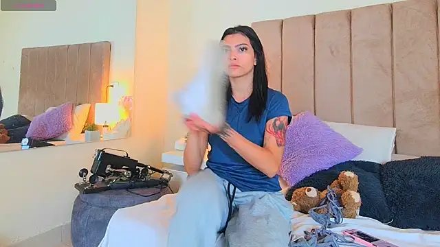 LANA LARSEN online show from February 28, 11:42 am