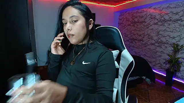 Camila IRoose online show from August 7, 1:23 am