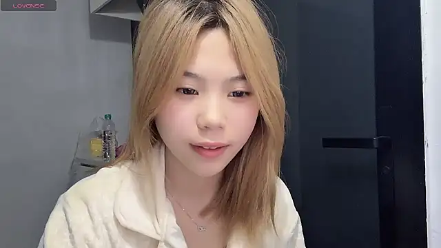 F-Qing online show from March 8, 1:48 pm