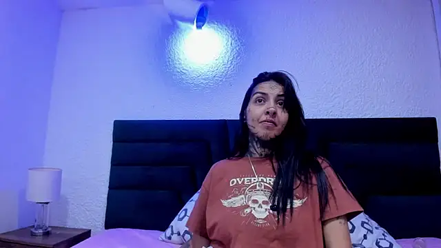 Dahliablack online show from May 1, 4:27 am