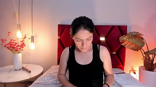 AnnaBroooks online show from June 14, 2:24 am