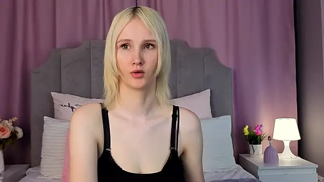 CrystalLili online show from June 10, 3:28 am