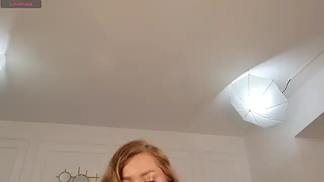 IrisLayne online show from June 15, 4:56 am