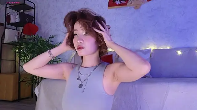 saya li11 online show from February 13, 5:25 pm