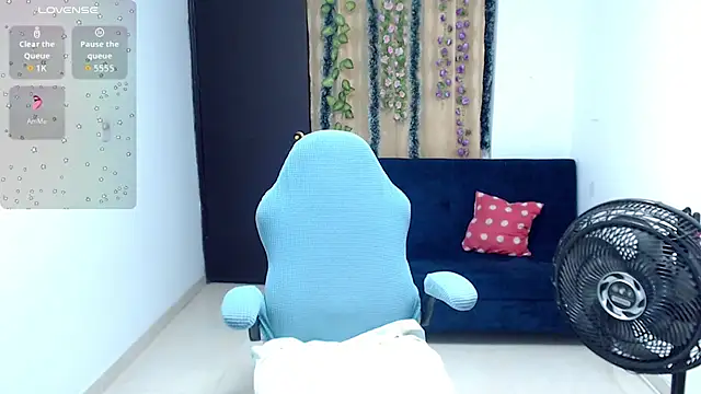 amelie rose   online show from July 24, 4:21 am