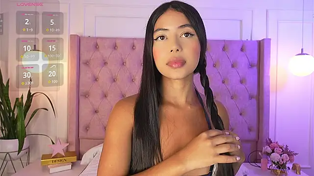 Lia Velez  online show from May 1, 3:43 am
