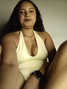LiaRose- online show from May 4, 8:45 pm